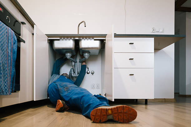 Professional Leak Detection technician working in Glen Oaks, NY